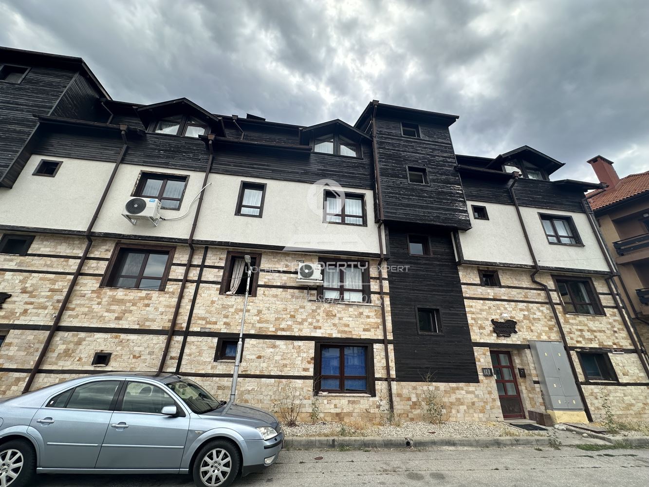 ОБЗАВЕДЕН, ДВУСТАЕН АПАРТАМЕНТ В АПАРТХОТЕЛ ''GONDOLA'' ГРАД БАНСКО - 0