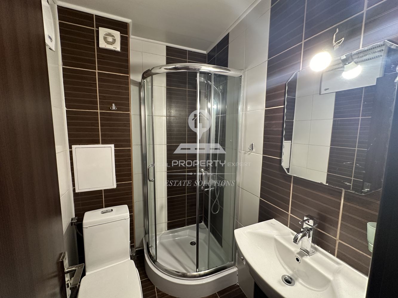 ОБЗАВЕДЕН, ДВУСТАЕН АПАРТАМЕНТ В АПАРТХОТЕЛ ''GONDOLA'' ГРАД БАНСКО - 0