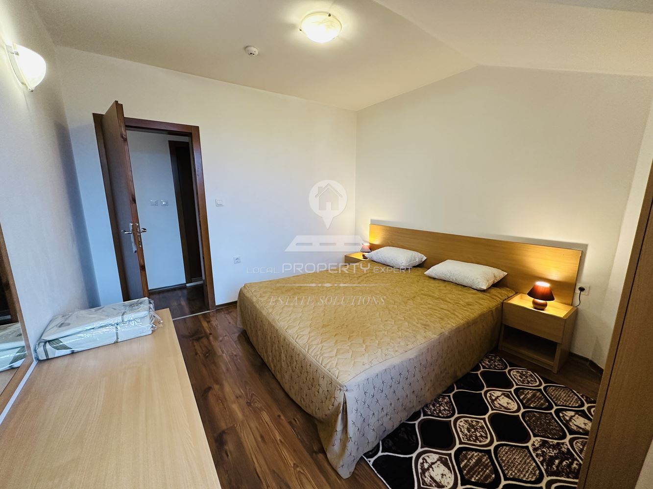 НАПЪЛНО ОБЗАВЕДЕН, ТРИСТАЕН АПАРТАМЕНТ ПОД НАЕМ В СГРАДА "ЕЛЕГАНТ ЛОДЖ" ГР. БАНСКО. - 0