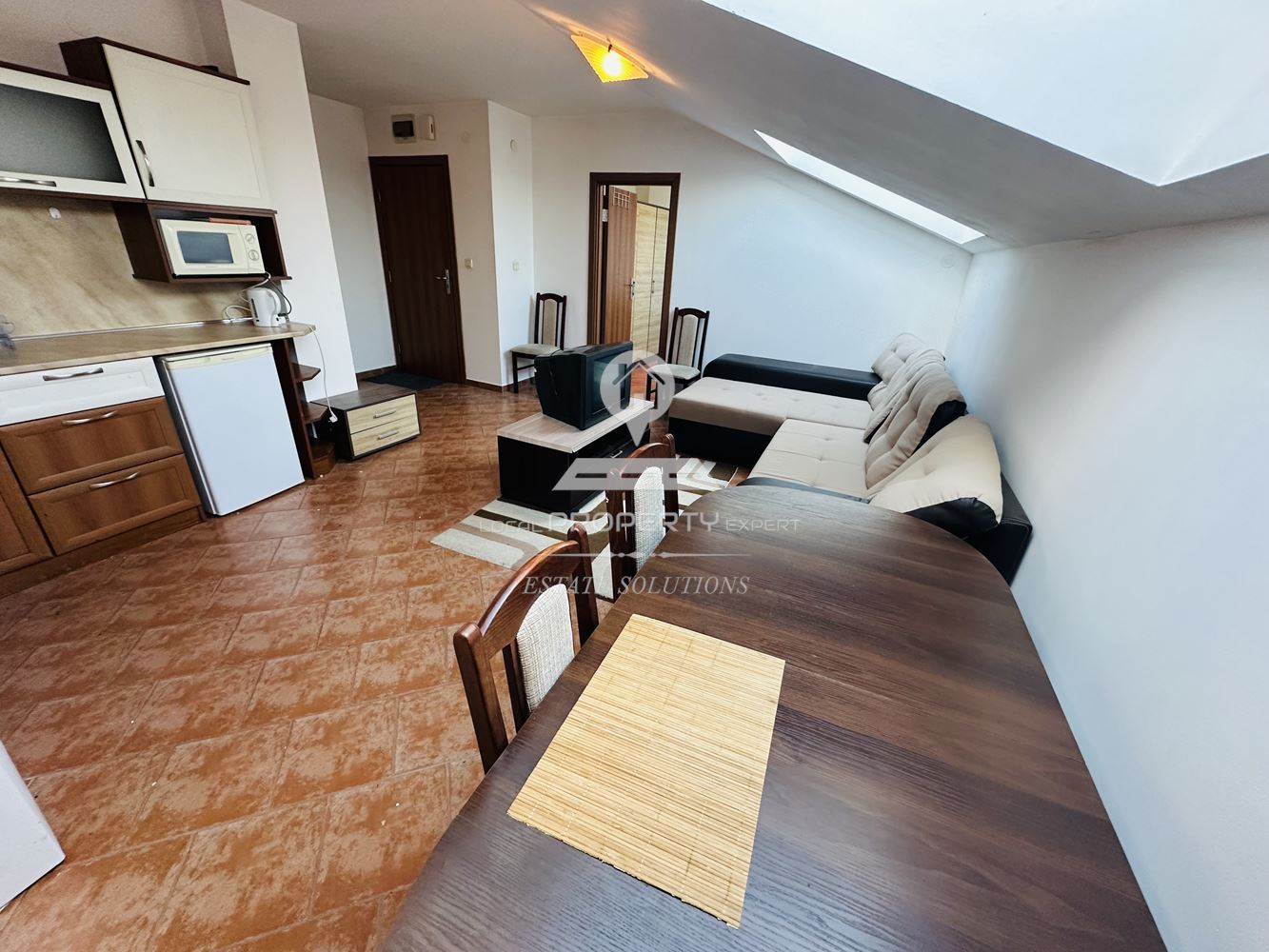 ОБЗАВЕДЕН, ДВУСТАЕН АПАРТАМЕНТ ПОД НАЕМ В ЖИЛИЩНА СГРАДА "ПРЕСПА", М. ''ГРАМАДЕТО'', ГР БАНСКО - 0