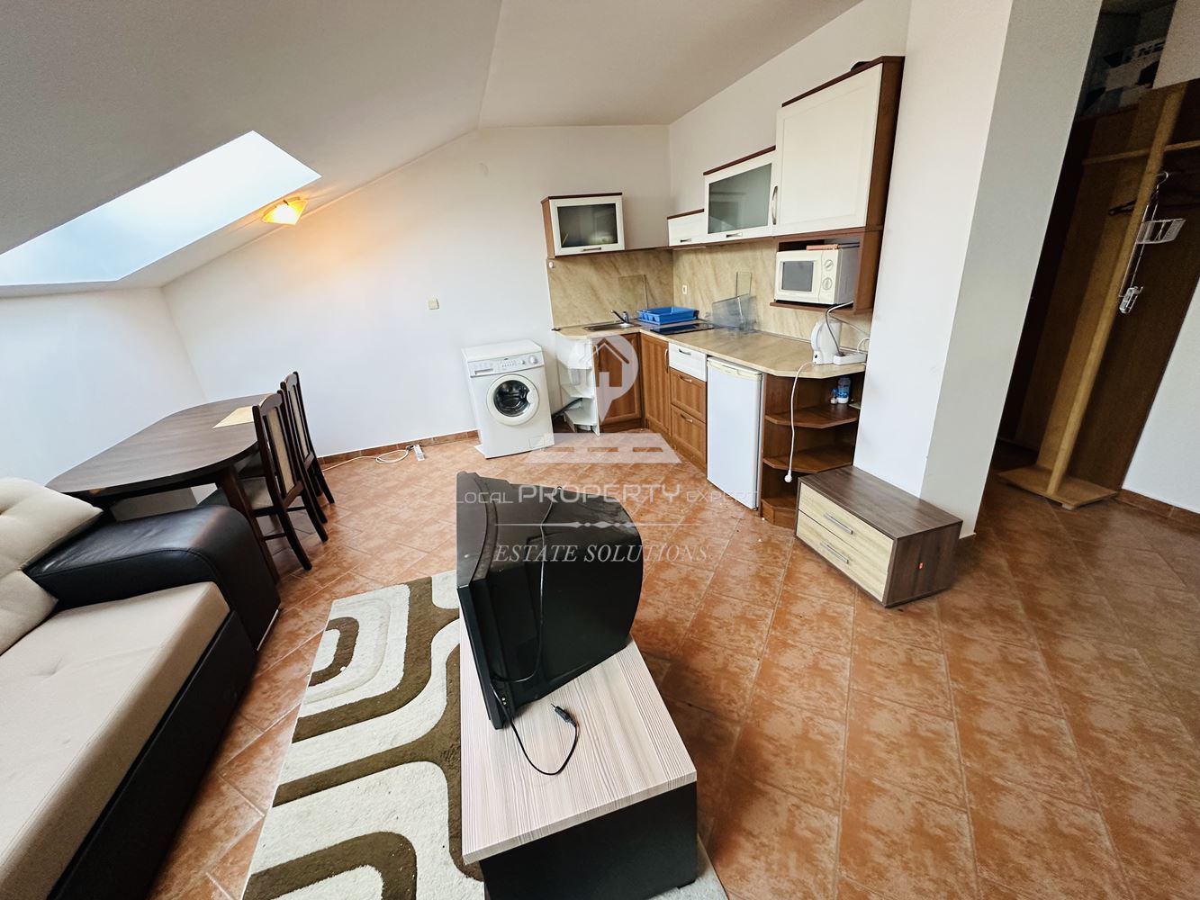 ОБЗАВЕДЕН, ДВУСТАЕН АПАРТАМЕНТ ПОД НАЕМ В ЖИЛИЩНА СГРАДА "ПРЕСПА", М. ''ГРАМАДЕТО'', ГР БАНСКО - 0