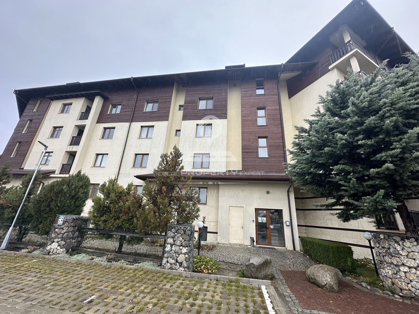 ОБЗАВЕДЕН, ДВУСТАЕН АПАРТАМЕНТ ПОД НАЕМ В ЖИЛИЩНА СГРАДА "ПРЕСПА", М. ''ГРАМАДЕТО'', ГР БАНСКО - 0