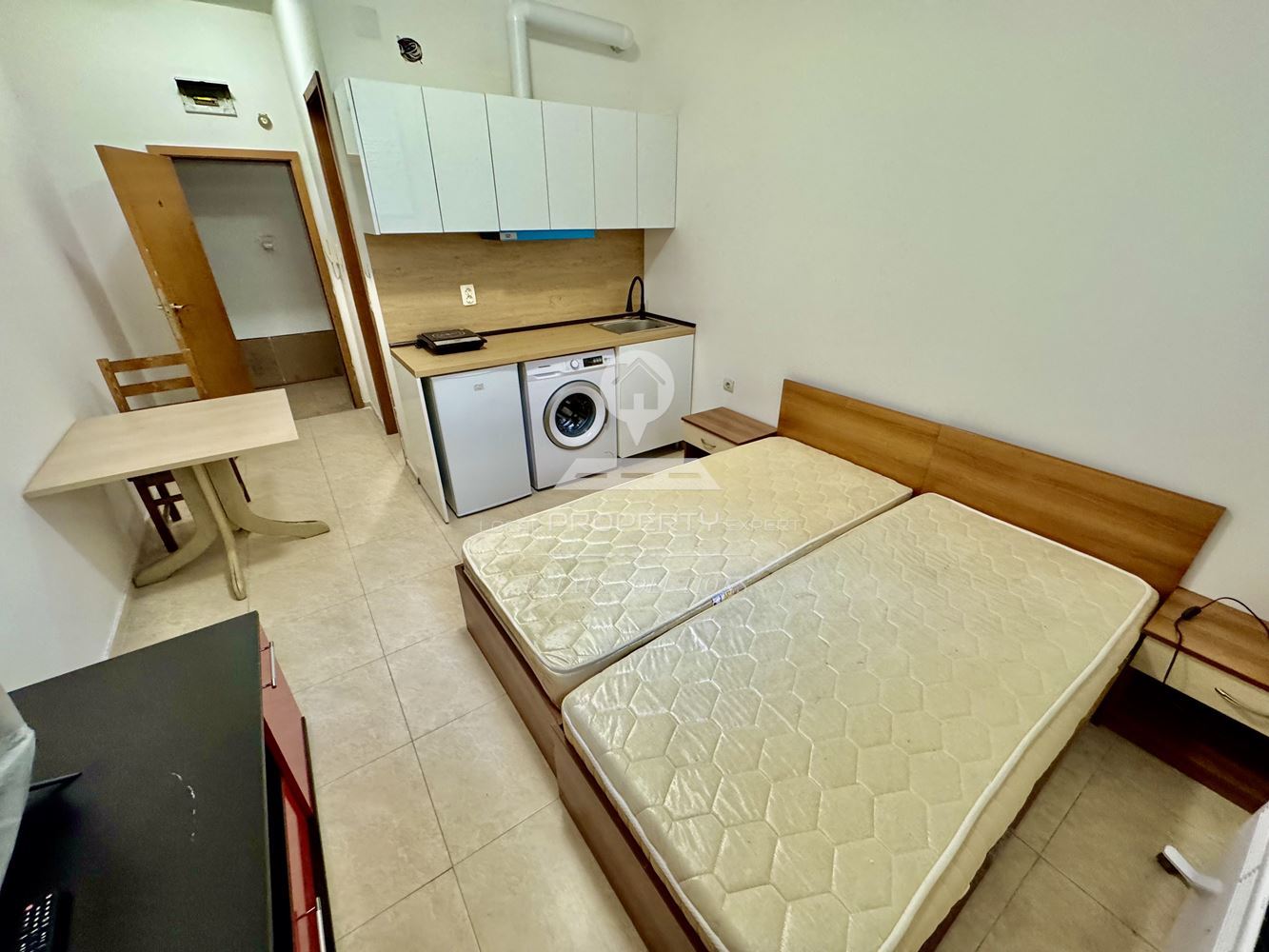 ОБЗАВЕДЕНО СТУДИО ПОД НАЕМ В ЗОНАТА НА КАБИНКОВ ЛИФТ БАНСКО. - 0