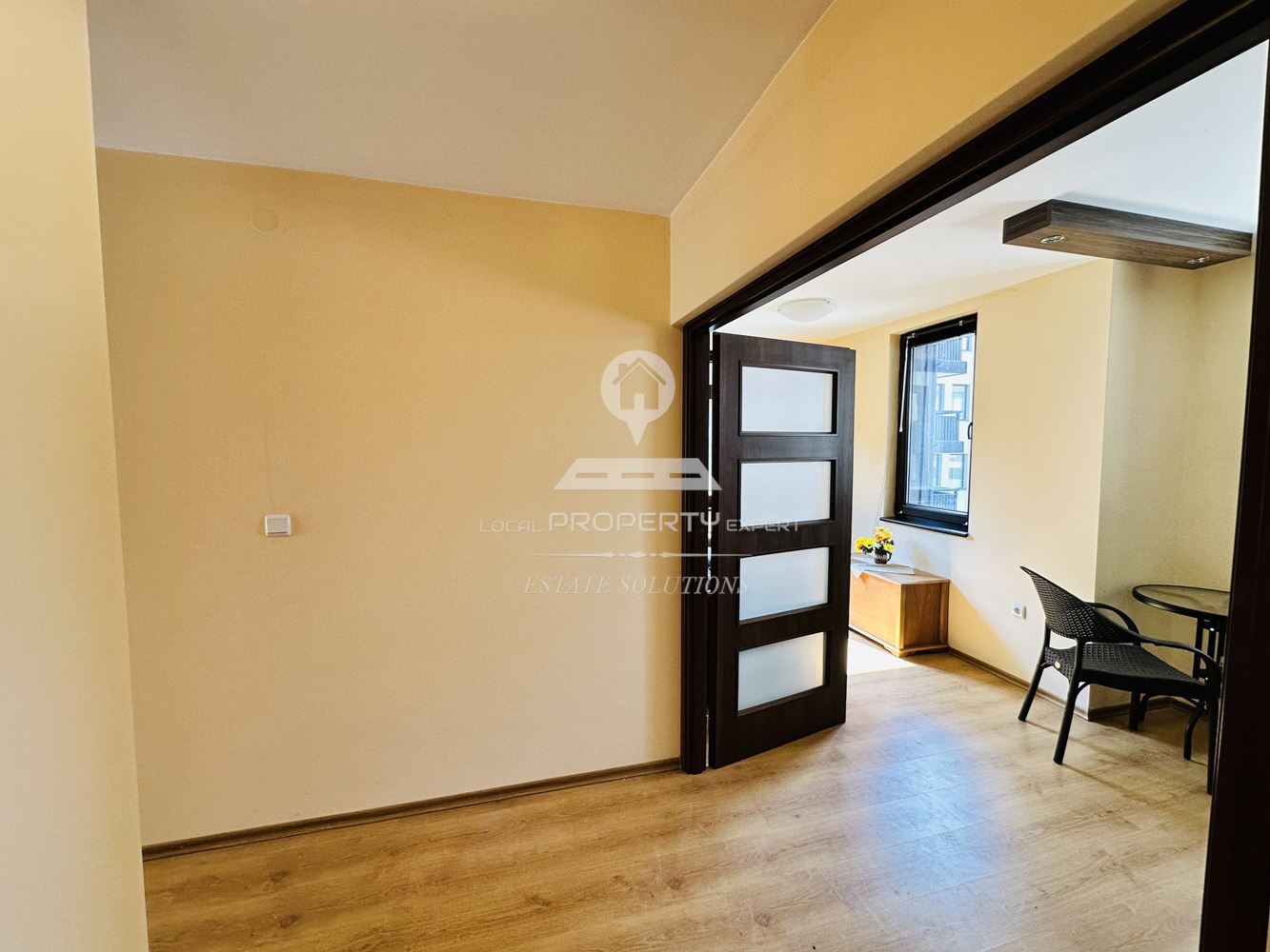 ОБЗАВЕДЕН ТРИСТАЕН АПАРТАМЕН В КОМПЛЕКС "Royal Park Hotel & Apartments", КВ. ''СВЕТИ ИВАН", УЛ. ЧЕТИРИ СЕЗОНА, ГР. БАНСКО. - 0