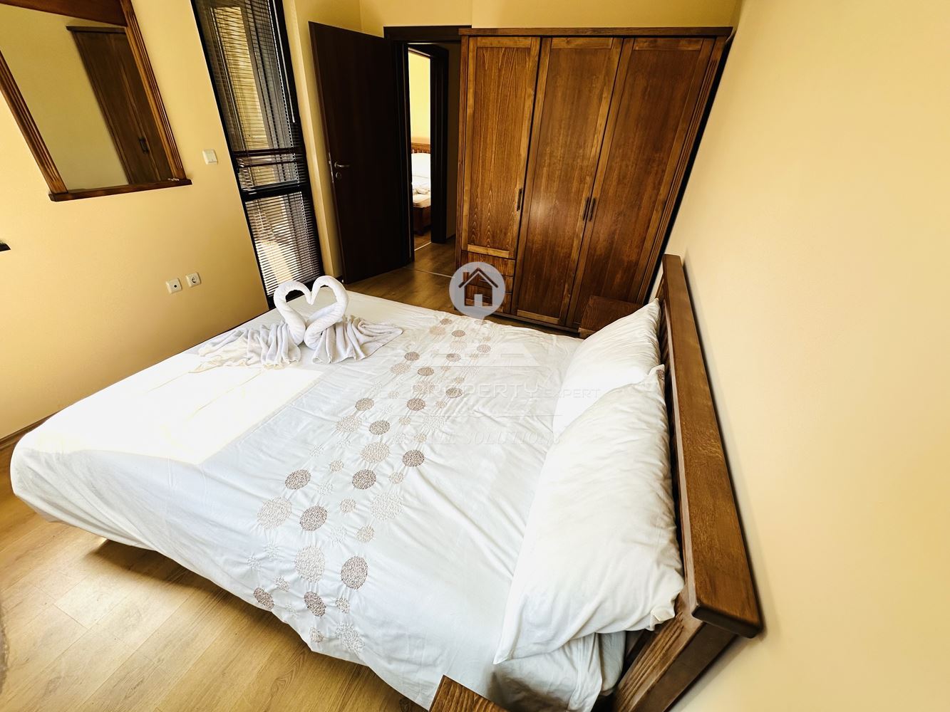 ОБЗАВЕДЕН ТРИСТАЕН АПАРТАМЕН В КОМПЛЕКС "Royal Park Hotel & Apartments", КВ. ''СВЕТИ ИВАН", УЛ. ЧЕТИРИ СЕЗОНА, ГР. БАНСКО. - 0