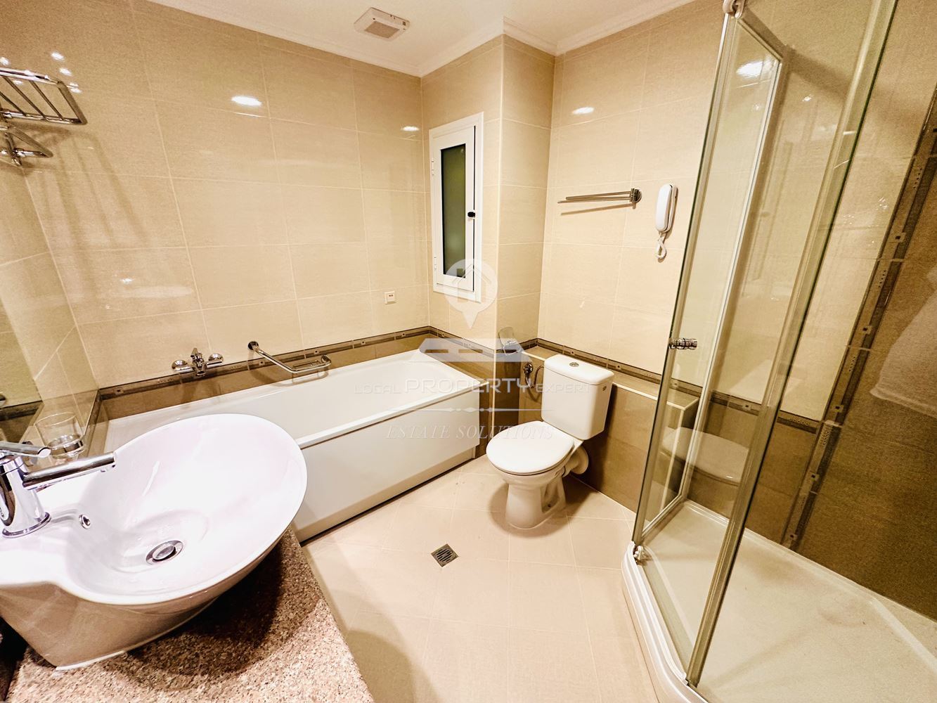 ЛУКСОЗНО ОБЗАВЕДЕН ДВУСТАЕН АПАРТАМЕНТ В КОМПЛЕКС "ДАУН ТАУН", УЛ. СТРАГИТЕ, КВ. ГЛАЗНЕ, ГР. БАНСКО. - 0