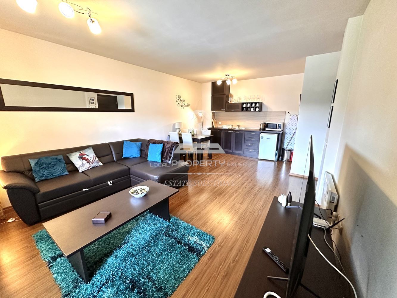 ОБЗАВЕДЕН ДВУСТАЕН АПАРТАМЕНТ В КОМПЛЕКС "BANSKO ROYAL TOWERS'', КВ. ГЛАЗНЕ, УЛ. СТРАГИТЕ, ГР. БАНСКО. - 0