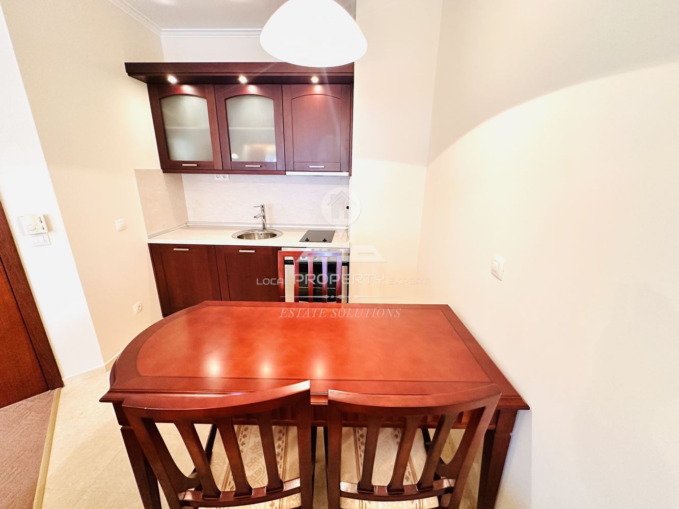 ЛУКСОЗНО ОБЗАВЕДЕН ДВУСТАЕН АПАРТАМЕНТ В КОМПЛЕКС "ДАУН ТАУН", УЛ. СТРАГИТЕ, КВ. ГЛАЗНЕ, ГР. БАНСКО. - 0