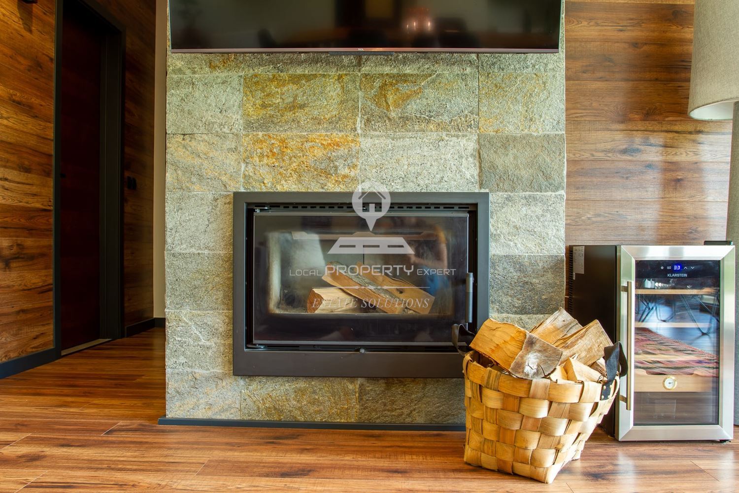 ЛУКСОЗНО И СТИЛНО ОБЗАВЕДЕНО ШАЛЕ В РАЙОНA НА "ПИРИН ГОЛФ & КЪНТРИ КЛУБ", М. КУКУРЕВО, ГР. РАЗЛОГ. - 0