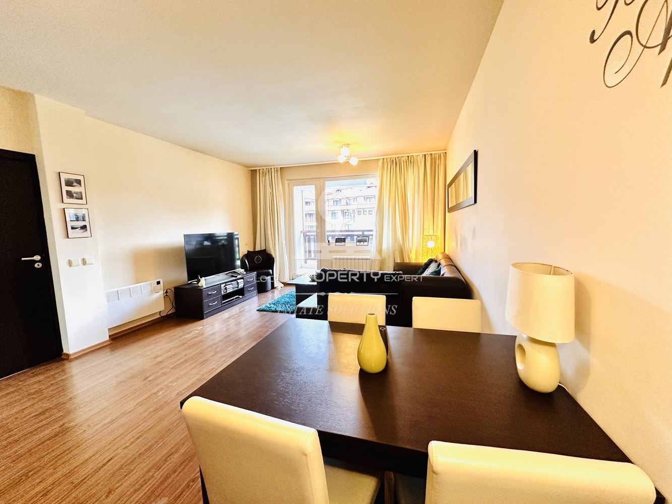 ОБЗАВЕДЕН ДВУСТАЕН АПАРТАМЕНТ В КОМПЛЕКС "BANSKO ROYAL TOWERS'', КВ. ГЛАЗНЕ, УЛ. СТРАГИТЕ, ГР. БАНСКО. - 0