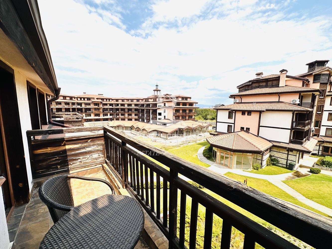 ЛУКСОЗНО ОБЗАВЕДЕН ДВУСТАЕН АПАРТАМЕНТ В КОМПЛЕКС "ДАУН ТАУН", УЛ. СТРАГИТЕ, КВ. ГЛАЗНЕ, ГР. БАНСКО. - 0