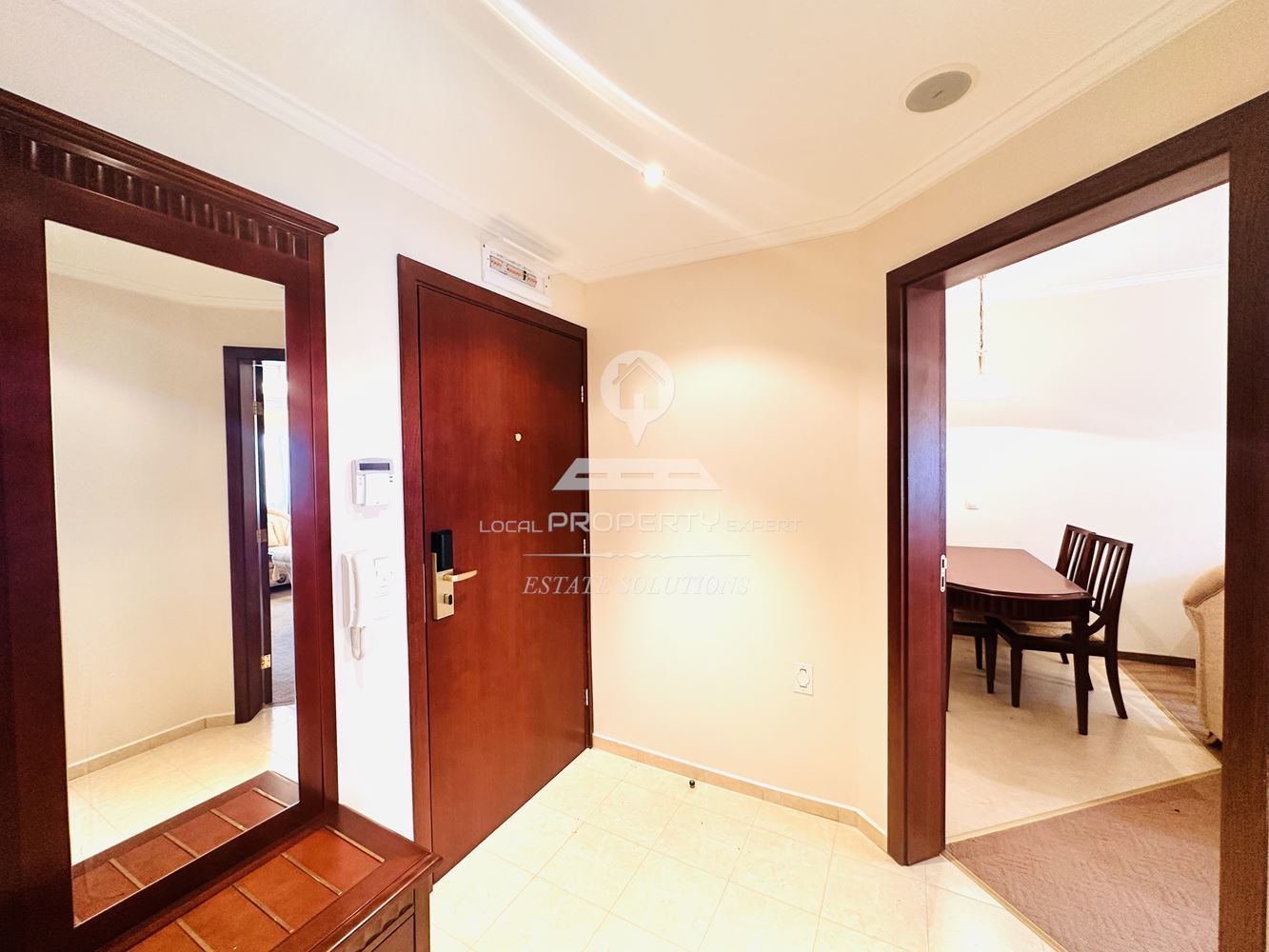 ЛУКСОЗНО ОБЗАВЕДЕН ДВУСТАЕН АПАРТАМЕНТ В КОМПЛЕКС "ДАУН ТАУН", УЛ. СТРАГИТЕ, КВ. ГЛАЗНЕ, ГР. БАНСКО. - 0