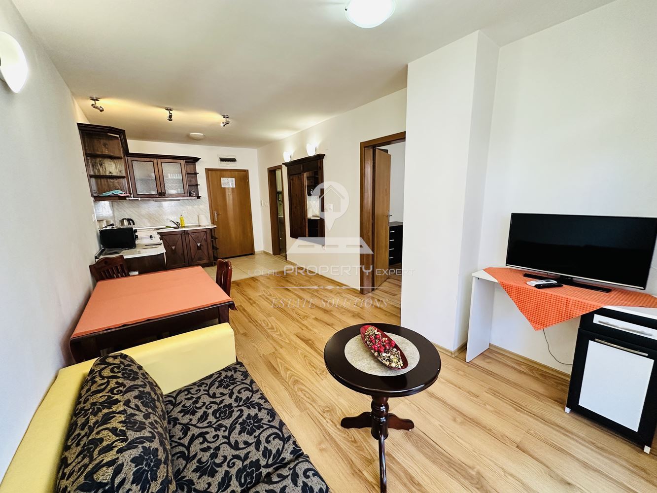 НАПЪЛНО ОБЗАВЕДЕН, ДВУСТАЕН АПАРТАМЕНТ ПОД НАЕМ В ЖИЛИЩНА СГРАДА "ЕЛЕГАНТ ЛОДЖ", КВ. ГРАМАДЕТО, ГР. БАНСКО. - 0