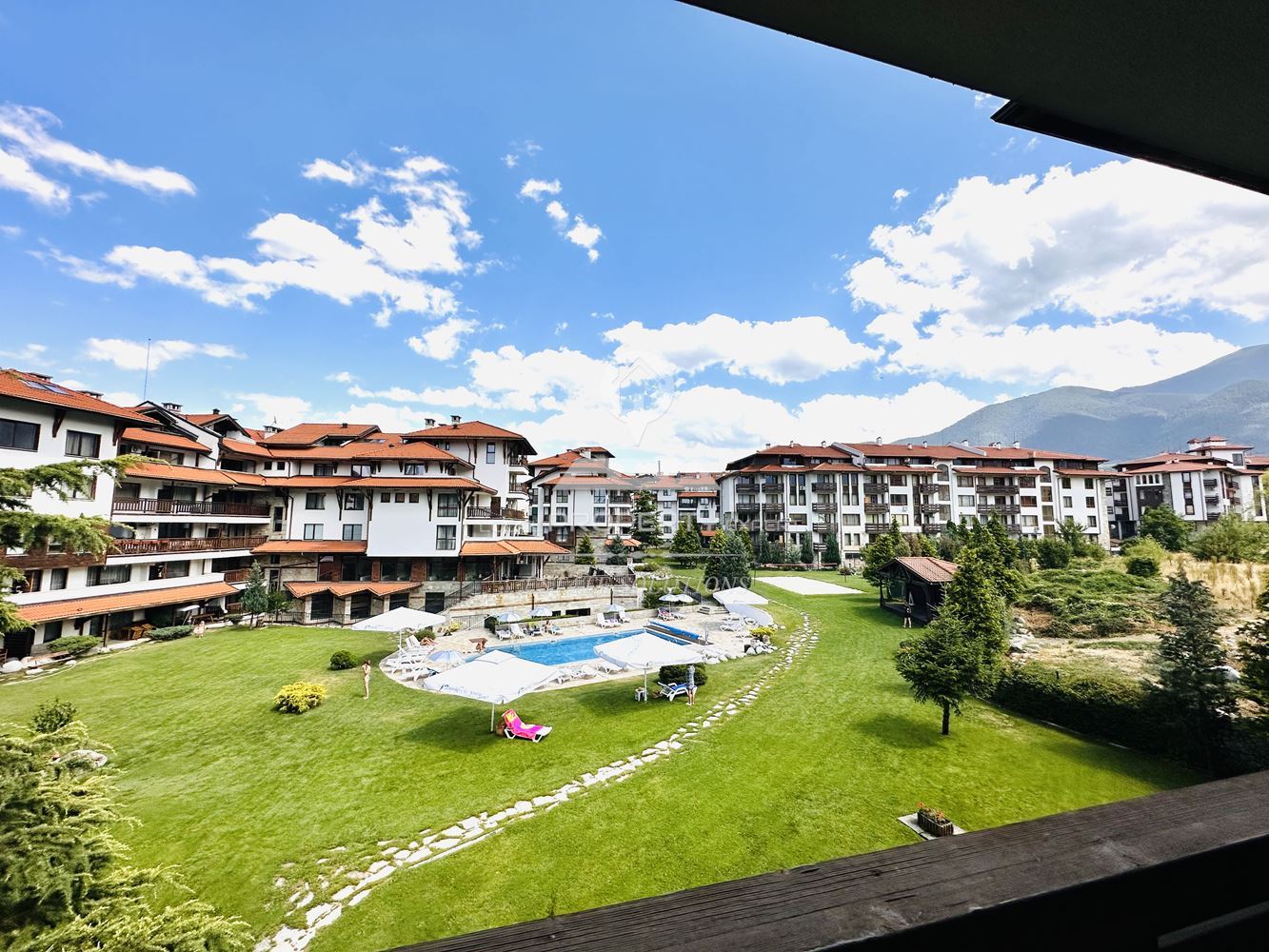 ОБЗАВЕДЕН ДВУСТАЕН АПАРТАМЕНТ В КОМПЛЕКС "BANSKO ROYAL TOWERS'', КВ. ГЛАЗНЕ, УЛ. СТРАГИТЕ, ГР. БАНСКО. - 0