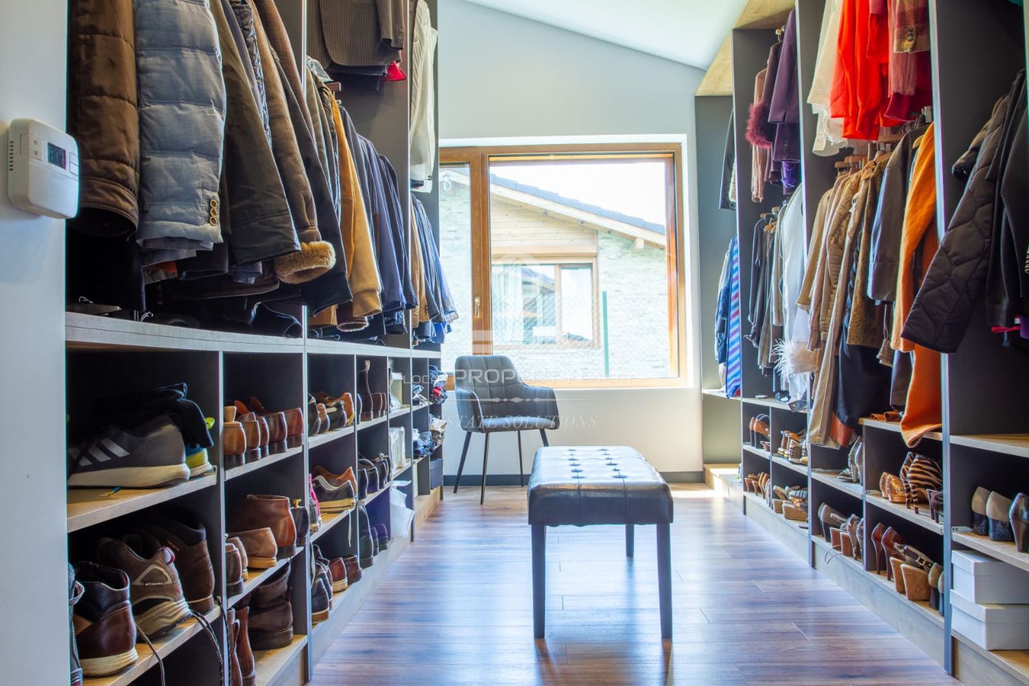 ЛУКСОЗНО И СТИЛНО ОБЗАВЕДЕНО ШАЛЕ В РАЙОНA НА "ПИРИН ГОЛФ & КЪНТРИ КЛУБ", М. КУКУРЕВО, ГР. РАЗЛОГ. - 0