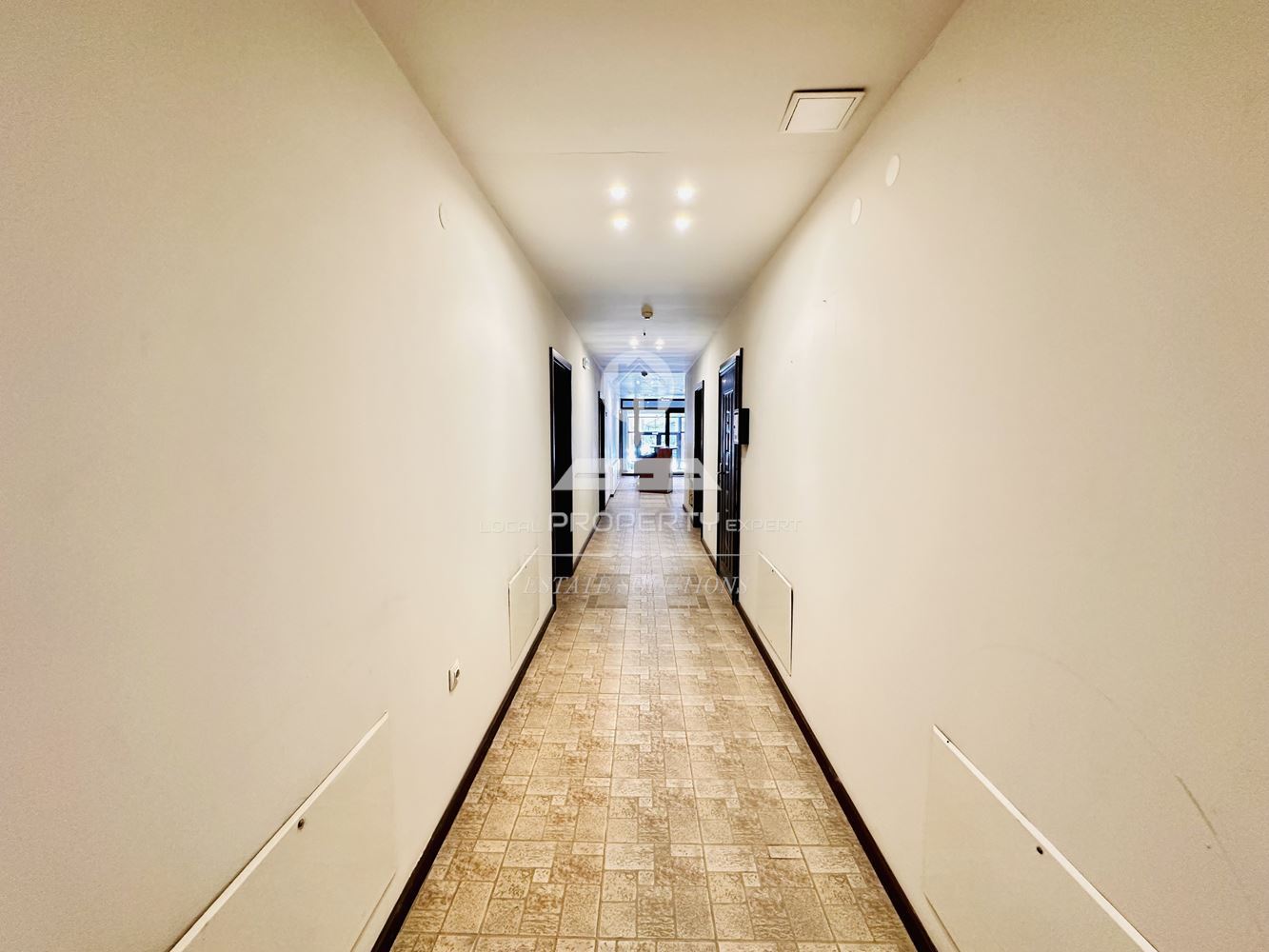 ДВУСТАЕН АПАРТАМЕНТ В ЖИЛИЩНА СГРАДА "MOUNTAIN PARADISE 2" ГР. БАНСКО. - 0