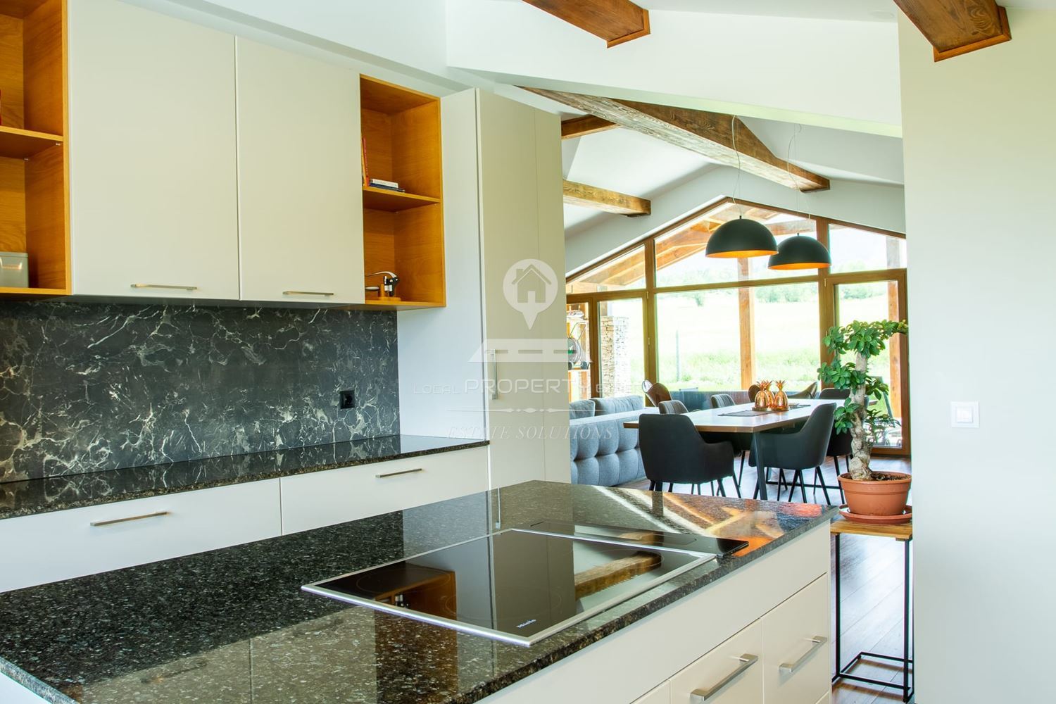 ЛУКСОЗНО И СТИЛНО ОБЗАВЕДЕНО ШАЛЕ В РАЙОНA НА "ПИРИН ГОЛФ & КЪНТРИ КЛУБ", М. КУКУРЕВО, ГР. РАЗЛОГ. - 0