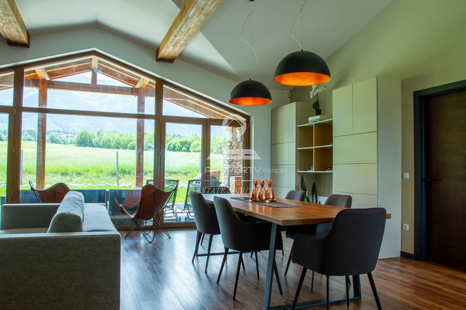 ЛУКСОЗНО И СТИЛНО ОБЗАВЕДЕНО ШАЛЕ В РАЙОНA НА "ПИРИН ГОЛФ & КЪНТРИ КЛУБ", М. КУКУРЕВО, ГР. РАЗЛОГ. - 0