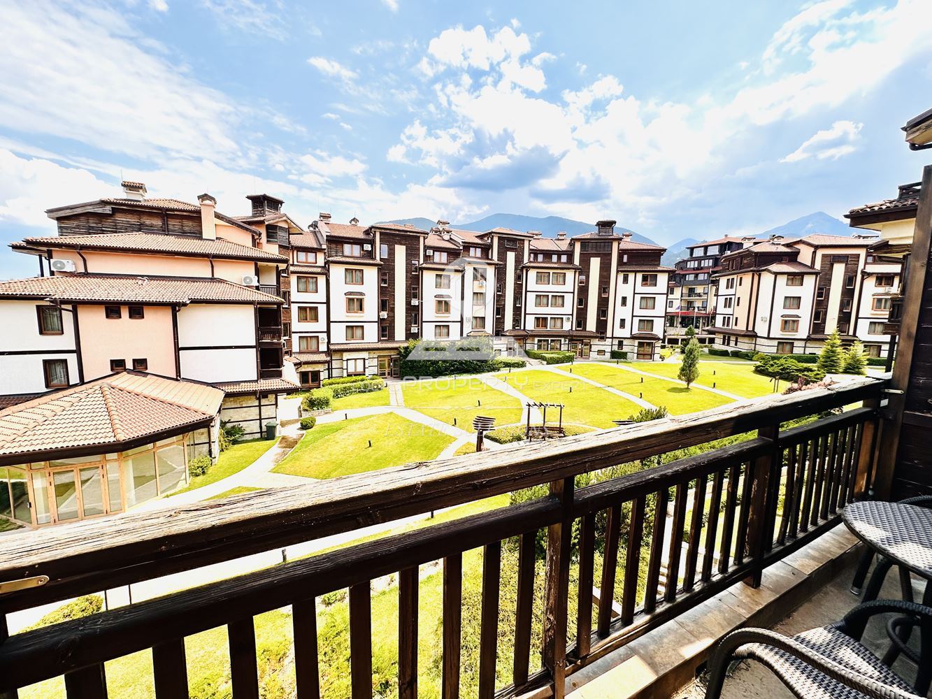 ЛУКСОЗНО ОБЗАВЕДЕН ДВУСТАЕН АПАРТАМЕНТ В КОМПЛЕКС "ДАУН ТАУН", УЛ. СТРАГИТЕ, КВ. ГЛАЗНЕ, ГР. БАНСКО. - 0