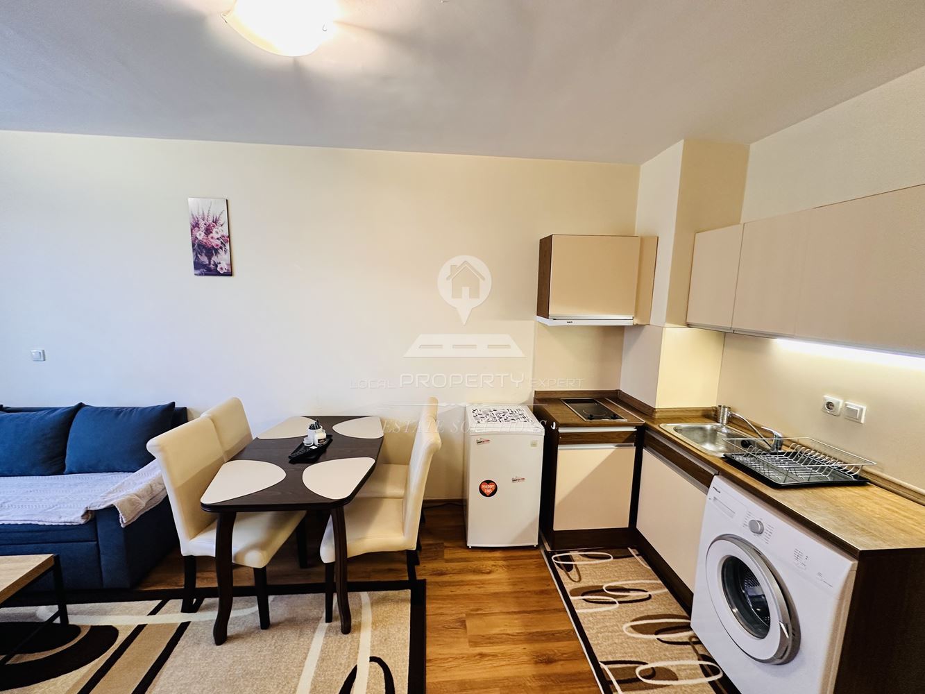 НАПЪЛНО ОБЗАВЕДЕН, ДВУСТАЕН АПАРТАМЕНТ В ЖИЛЩНА СГРАДА С ТОП ЛОКАЦИЯ В , КВ. ГРАМАДЕТО, ГР. БАНСКО. - 0