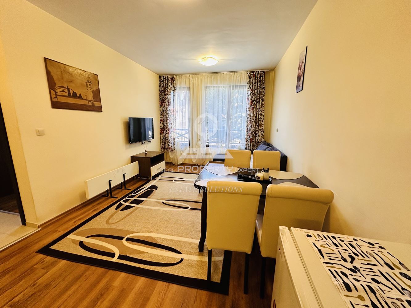 НАПЪЛНО ОБЗАВЕДЕН, ДВУСТАЕН АПАРТАМЕНТ В ЖИЛЩНА СГРАДА С ТОП ЛОКАЦИЯ В , КВ. ГРАМАДЕТО, ГР. БАНСКО. - 0