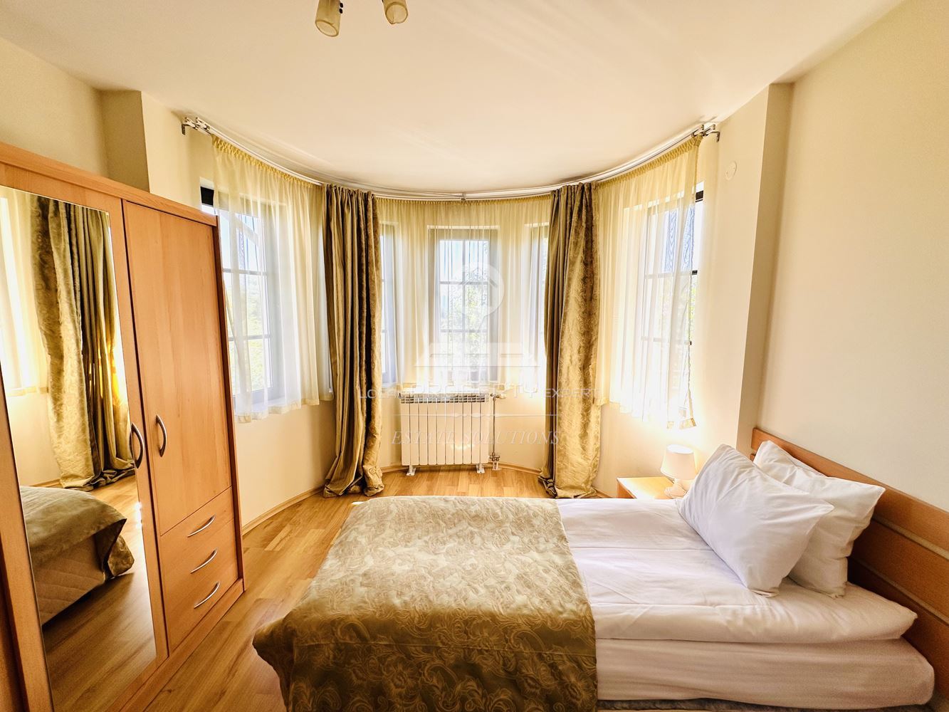 НАПЪЛНО ОБЗАВЕДЕНА ЕДНОФАМИЛНА КЪЩА НА ДВА ЕТАЖА, ПОД НАЕМ В КОМЛЕКС "PINE ROSE", МЕСТНОСТА "СВЕТИ ИВАН", ГР. БАНСКО. - 0