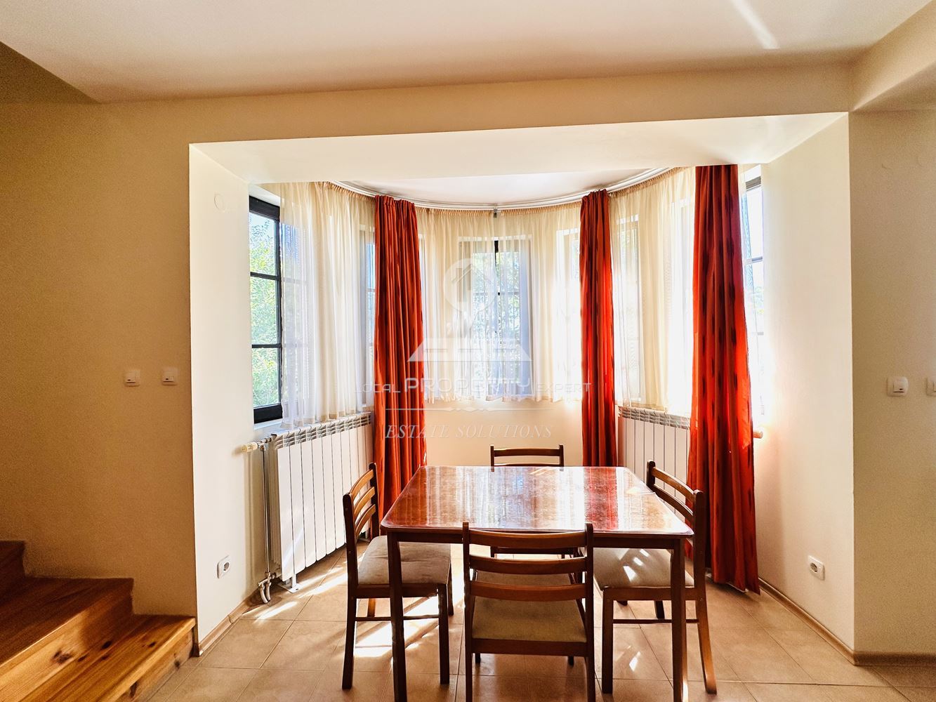 НАПЪЛНО ОБЗАВЕДЕНА ЕДНОФАМИЛНА КЪЩА НА ДВА ЕТАЖА, ПОД НАЕМ В КОМЛЕКС "PINE ROSE", МЕСТНОСТА "СВЕТИ ИВАН", ГР. БАНСКО. - 0