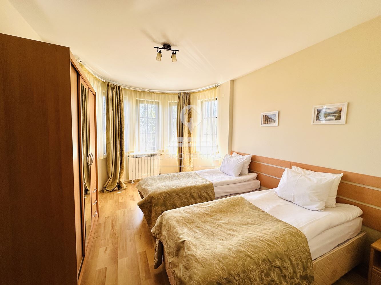 НАПЪЛНО ОБЗАВЕДЕНА ЕДНОФАМИЛНА КЪЩА НА ДВА ЕТАЖА, ПОД НАЕМ В КОМЛЕКС "PINE ROSE", МЕСТНОСТА "СВЕТИ ИВАН", ГР. БАНСКО. - 0