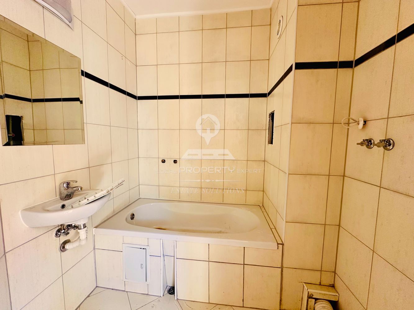 ТРИСТАЕН АПАРТАМЕНТ С ЮГОИЗТОЧНО ИЗЛОЖЕНИЕ В ЖИЛИЩНА СГРАДА "ORCHARD" , ГР.БАНСКО - 0