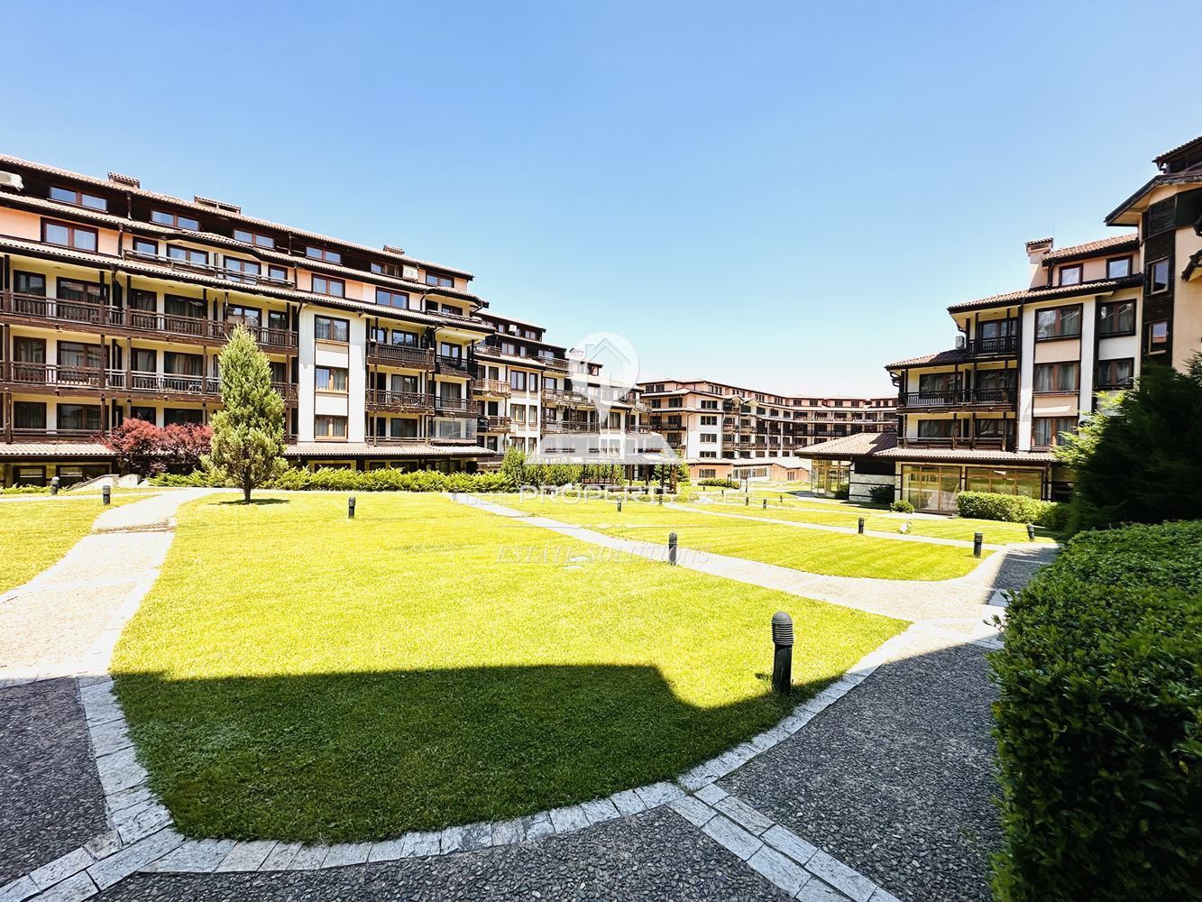 ЛУКСОЗНО ОБЗАВЕДЕН ДВУСТАЕН АПАРТАМЕНТ В КОМПЛЕКС "ДАУН ТАУН", УЛ. СТРАГИТЕ, КВ. ГЛАЗНЕ, ГР. БАНСКО. - 0