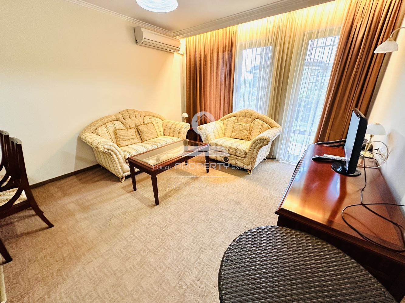 ЛУКСОЗНО ОБЗАВЕДЕН ДВУСТАЕН АПАРТАМЕНТ В КОМПЛЕКС "ДАУН ТАУН", УЛ. СТРАГИТЕ, КВ. ГЛАЗНЕ, ГР. БАНСКО. - 0