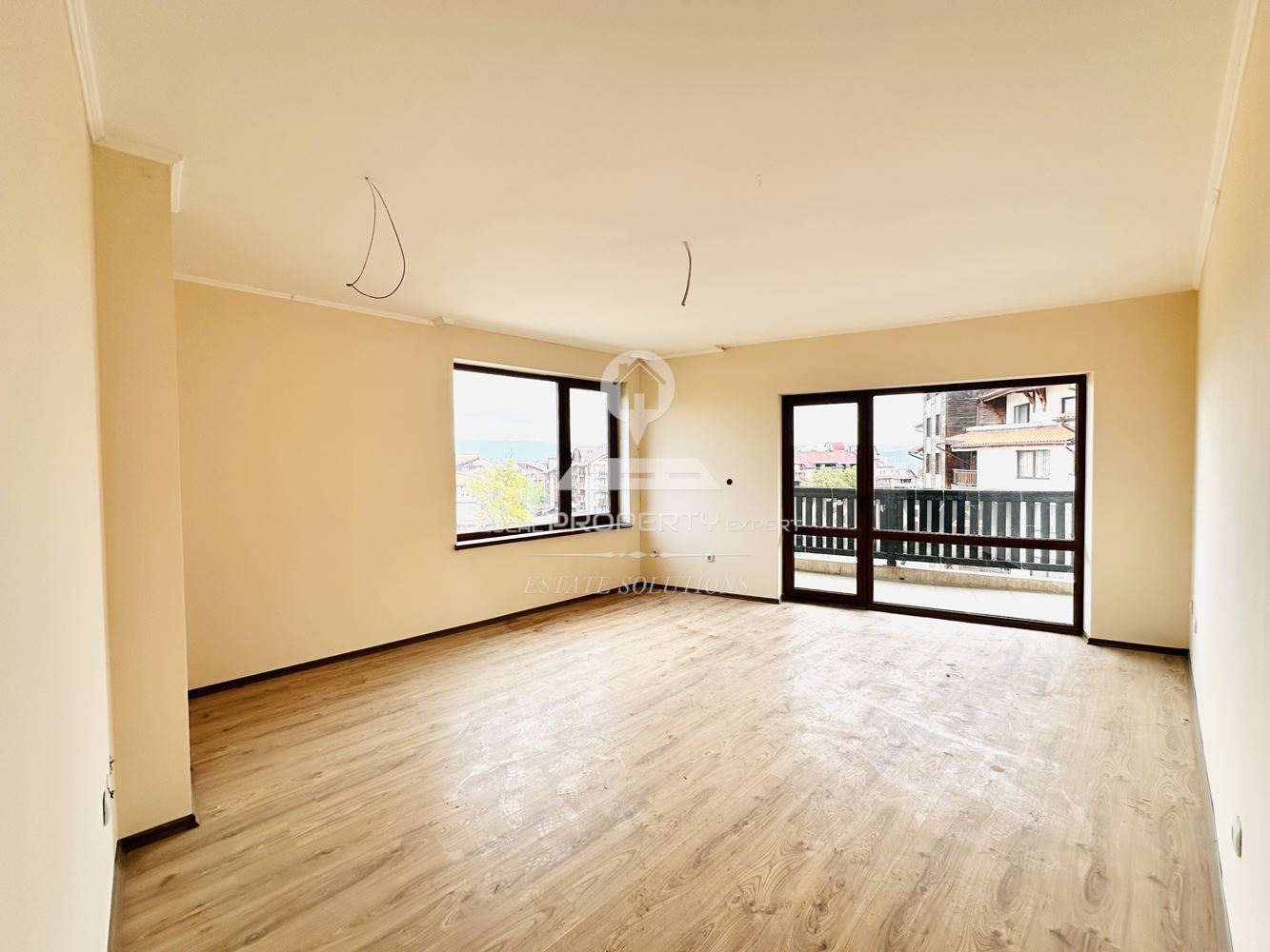 ПРОСТОРЕН ТРИСТАЕН АПАРТАМЕНТ В ЖИЛИЩНА СГРАДА С ПЕРФЕКТНА ЛОКАЦИЯ В КВ. СТРАГИТЕ, ГР. БАНСКО. - 0