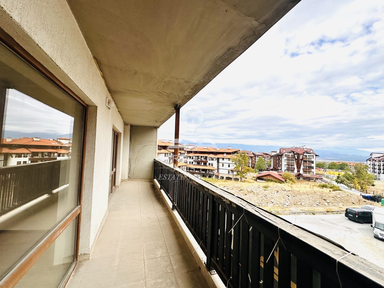 ПРОСТОРЕН ТРИСТАЕН АПАРТАМЕНТ В ЖИЛИЩНА СГРАДА С ПЕРФЕКТНА ЛОКАЦИЯ В КВ. СТРАГИТЕ, ГР. БАНСКО. - 0