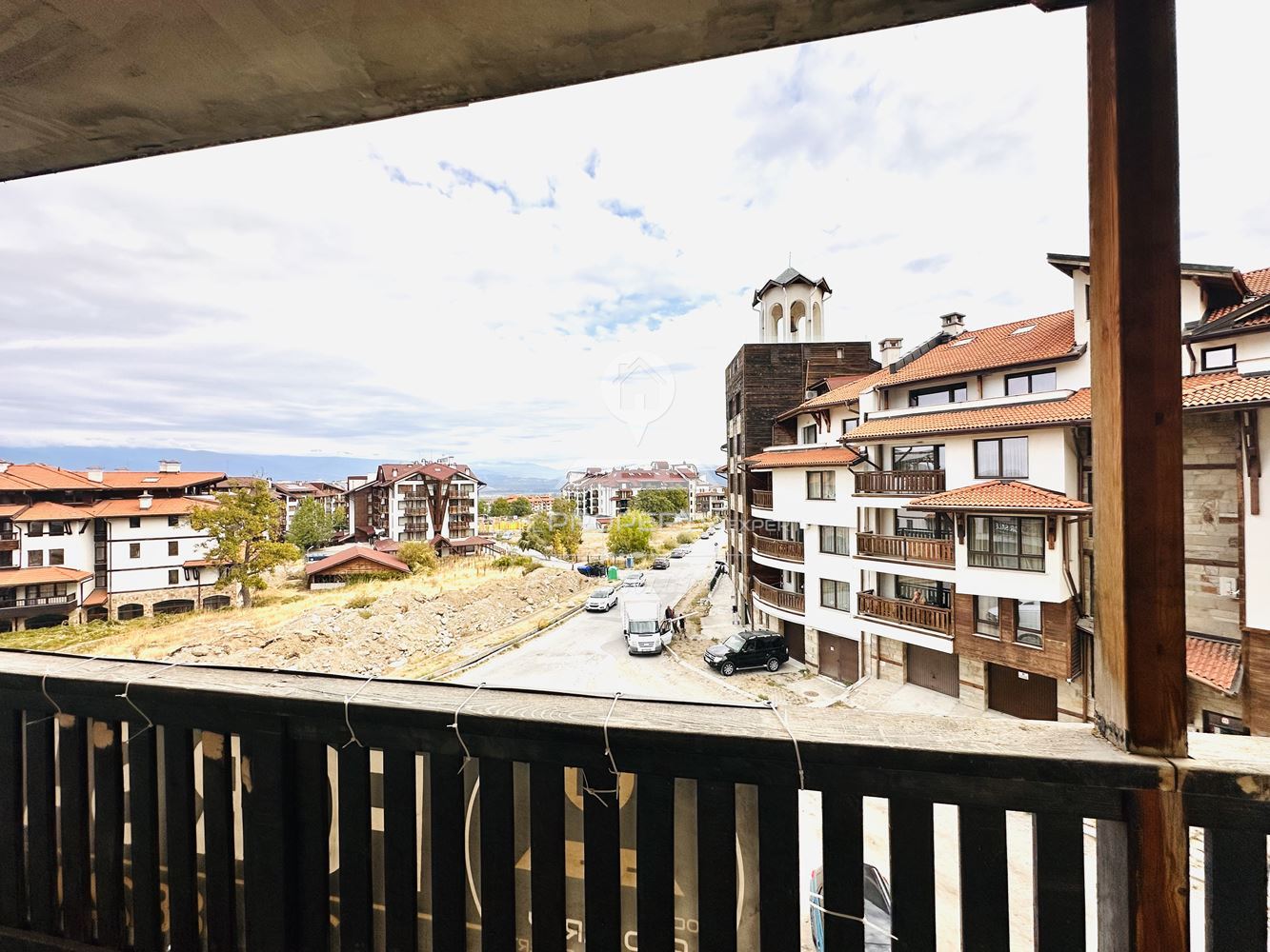 ПРОСТОРЕН ТРИСТАЕН АПАРТАМЕНТ В ЖИЛИЩНА СГРАДА С ПЕРФЕКТНА ЛОКАЦИЯ В КВ. СТРАГИТЕ, ГР. БАНСКО. - 0