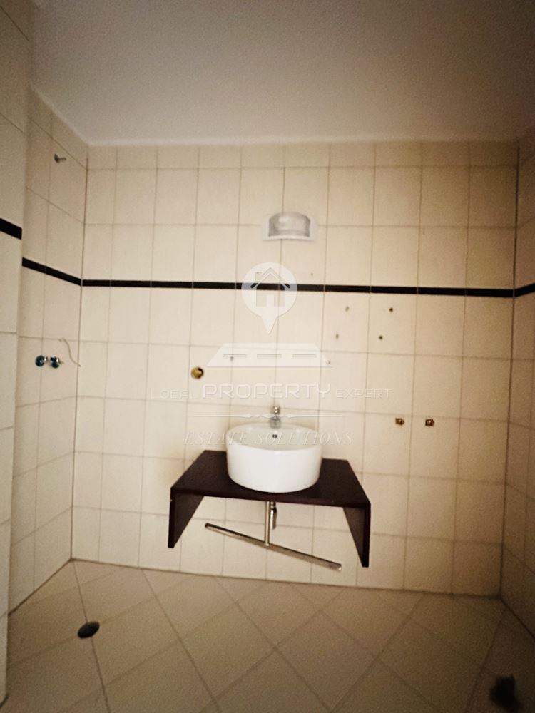 ПРОСТОРЕН ТРИСТАЕН АПАРТАМЕНТ В ЖИЛИЩНА СГРАДА С ПЕРФЕКТНА ЛОКАЦИЯ В КВ. СТРАГИТЕ, ГР. БАНСКО. - 0