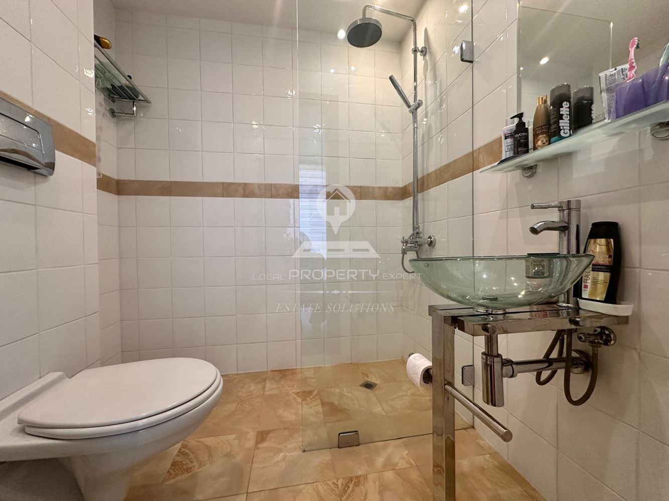 ПРОСТОРЕН ЧЕТИРИСТАЕН АПАРТАМЕНТ В ЖИЛИЩНА СГРАДА "PIRIN LODGE" ГР. БАНСКО - 0