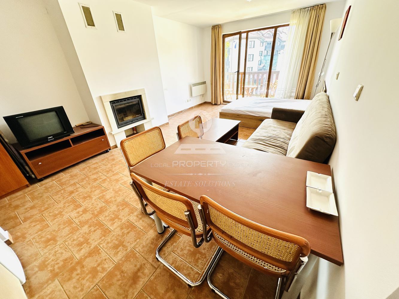 ОБЗАВЕДЕНО, ЮЖНО СТУДИО В ЖИЛИЩНА СГРАДА "ПРЕСПА", КВ. ГРАМАДЕТО, ГР. БАНСКО - 0