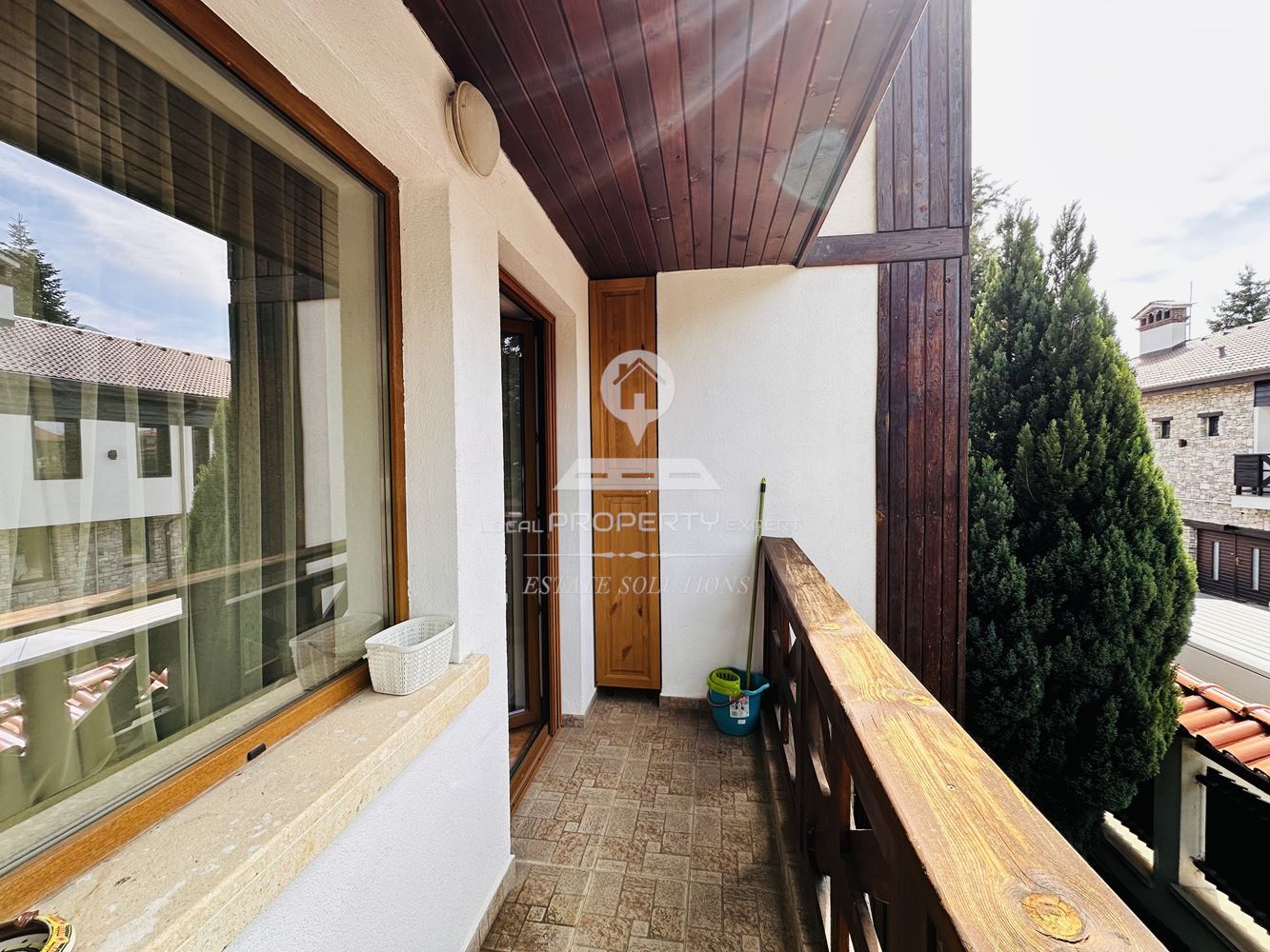 ЛУКСОЗНО ОБЗАВЕДЕН ДВУСТАЕН АПАРТАМЕНТ В ЖЛИЛИЩНА СГРАДА С ТОП ЛОКАЦИЯ НА УЛ. "ХАН АСПАРУХ", КВ.ГЛАЗНЕ, ГР. БАНСКО. - 0