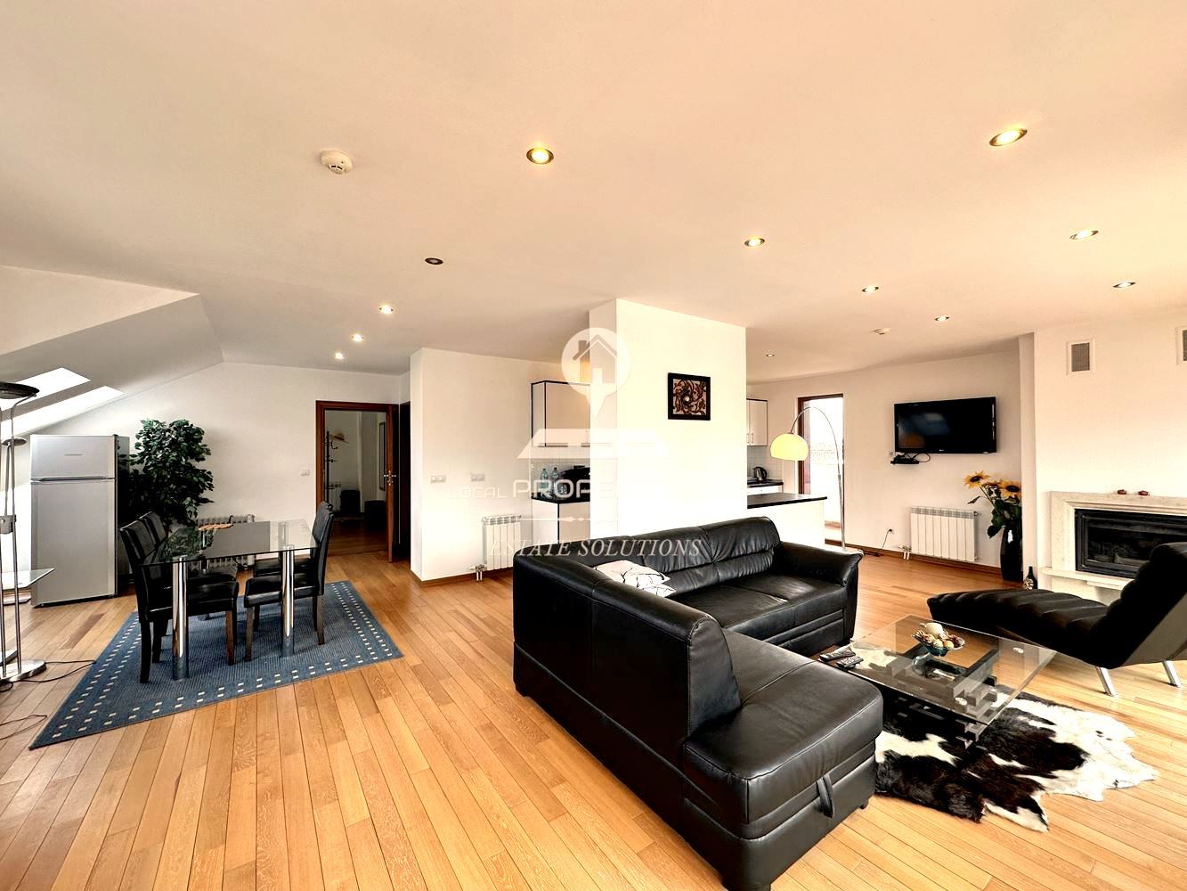 ПРОСТОРЕН ЧЕТИРИСТАЕН АПАРТАМЕНТ В ЖИЛИЩНА СГРАДА "PIRIN LODGE" ГР. БАНСКО - 0