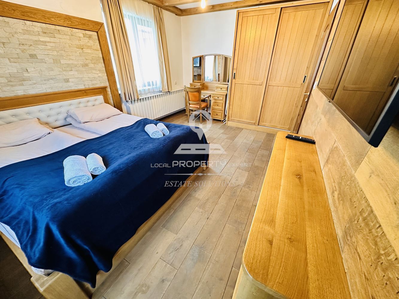 ЛУКСОЗНО ОБЗАВЕДЕН ДВУСТАЕН АПАРТАМЕНТ В ЖЛИЛИЩНА СГРАДА С ТОП ЛОКАЦИЯ НА УЛ. "ХАН АСПАРУХ", КВ.ГЛАЗНЕ, ГР. БАНСКО. - 0