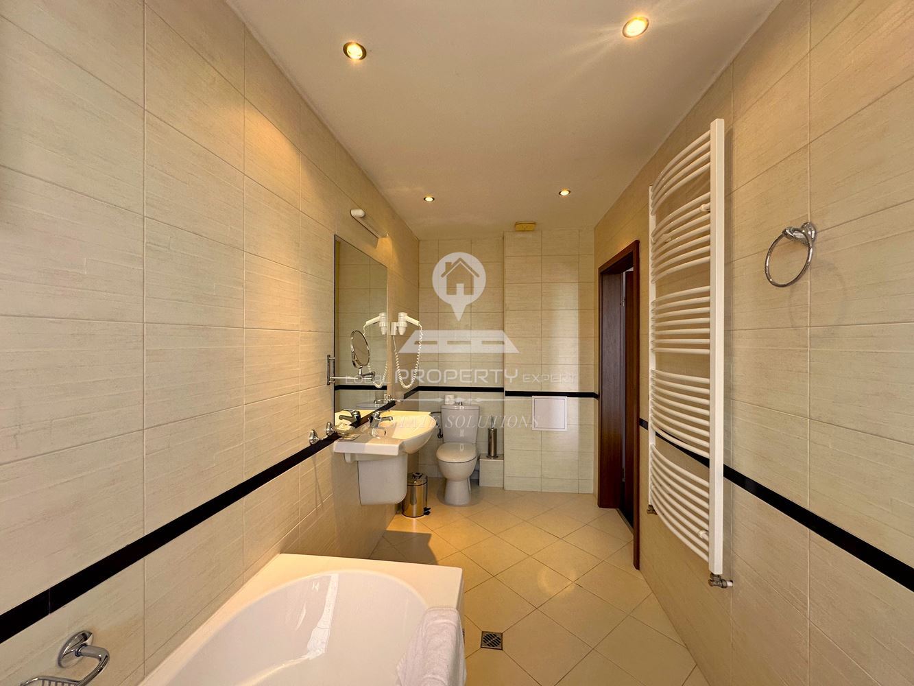 ПРОСТОРЕН, ОБЗАВЕДЕН ДВУСТАЕН АПАРТАМЕНТ В СГРАДА "BELLEVUE", ГР. БАНСКО. - 0