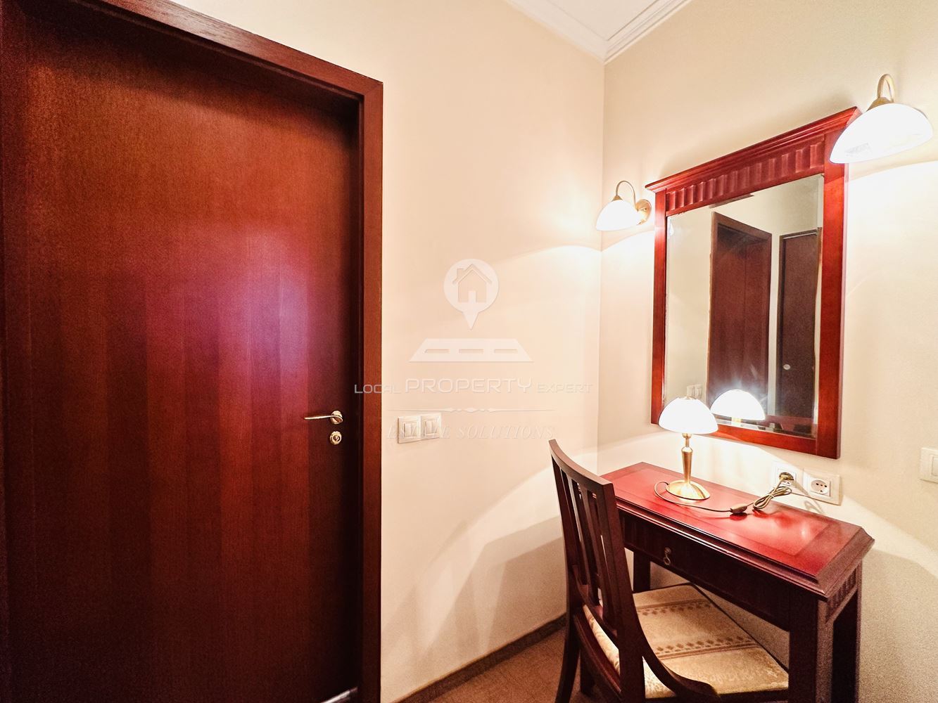 ЛУКСОЗНО ОБЗАВЕДЕН ТРИСТАЕН АПАРТАМЕНТ В КОМПЛЕКЕС "ДАУНТАУН", УЛ. СТРАГИТЕ, КВ. ГЛАЗНЕ, ГР. БАНСКО. - 0