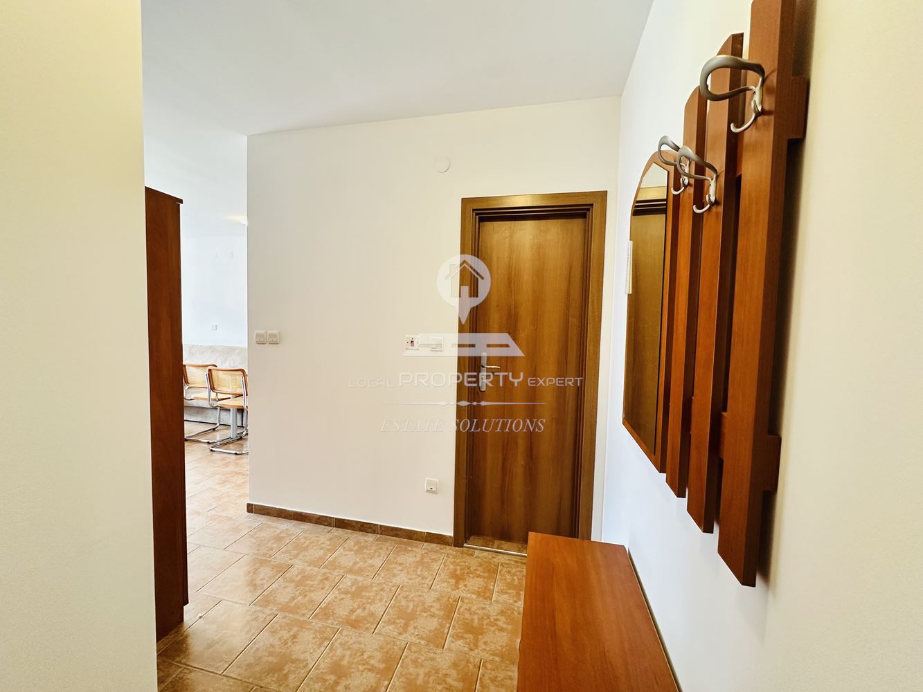 ОБЗАВЕДЕНО, ЮЖНО СТУДИО В ЖИЛИЩНА СГРАДА "ПРЕСПА", КВ. ГРАМАДЕТО, ГР. БАНСКО - 0