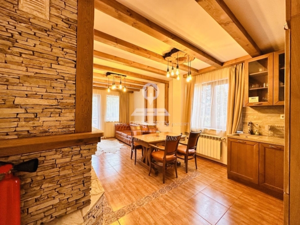 ЛУКСОЗНО ОБЗАВЕДЕН ДВУСТАЕН АПАРТАМЕНТ В ЖЛИЛИЩНА СГРАДА С ТОП ЛОКАЦИЯ НА УЛ. "ХАН АСПАРУХ", КВ.ГЛАЗНЕ, ГР. БАНСКО. - 0