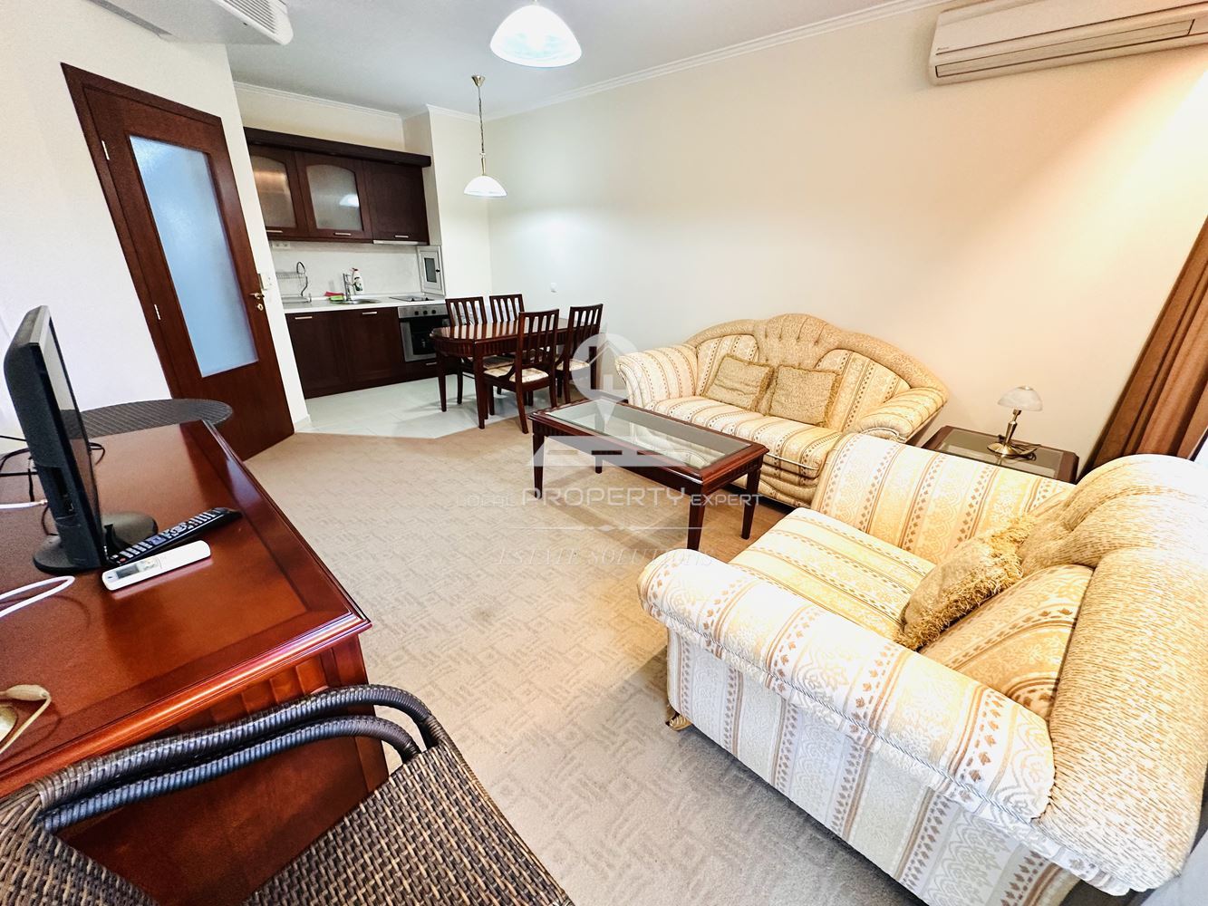 ЛУКСОЗНО ОБЗАВЕДЕН ДВУСТАЕН АПАРТАМЕНТ В КОМПЛЕКС "ДАУН ТАУН", УЛ. СТРАГИТЕ, КВ. ГЛАЗНЕ, ГР. БАНСКО. - 0