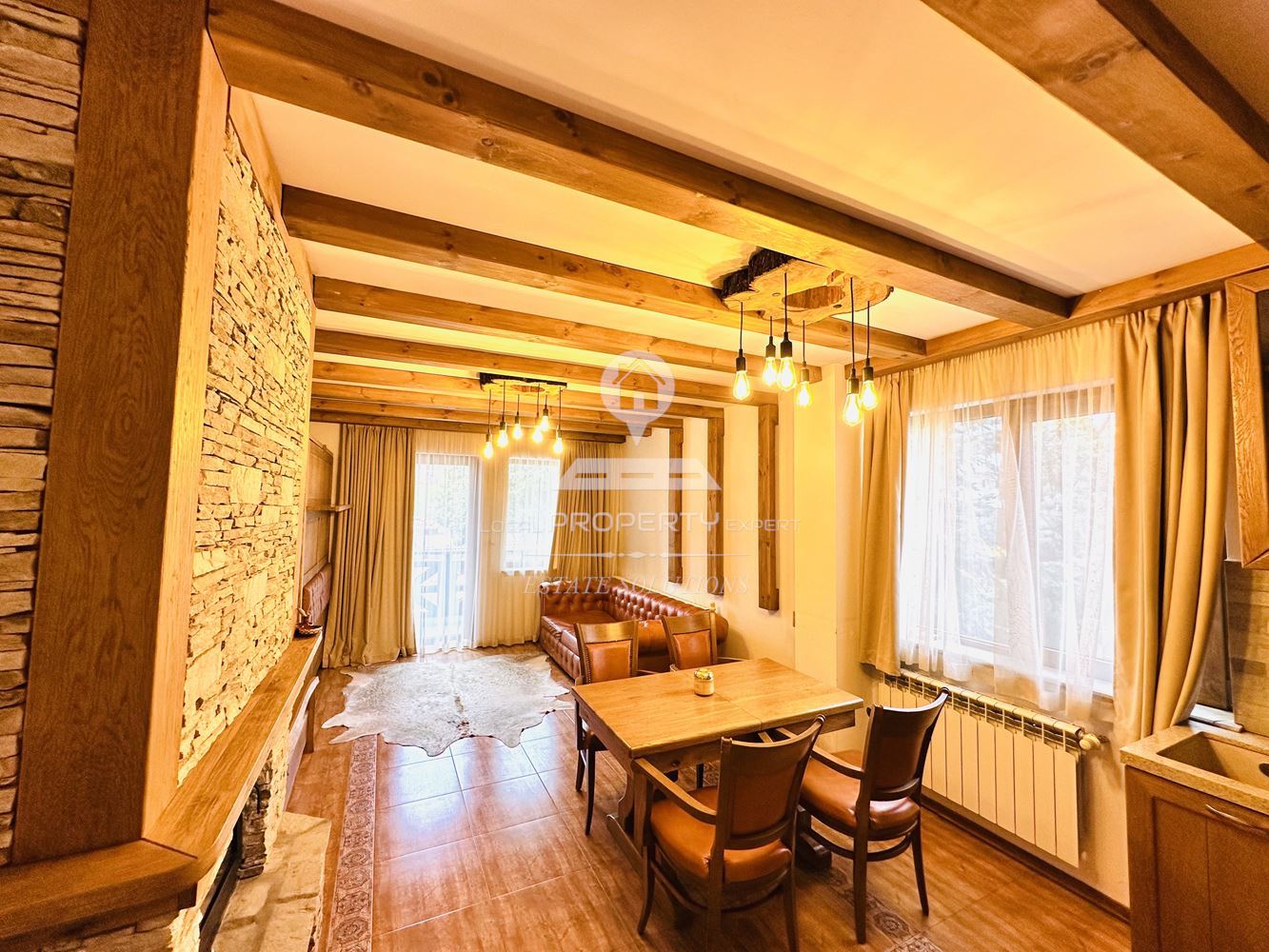 ЛУКСОЗНО ОБЗАВЕДЕН ДВУСТАЕН АПАРТАМЕНТ В ЖЛИЛИЩНА СГРАДА С ТОП ЛОКАЦИЯ НА УЛ. "ХАН АСПАРУХ", КВ.ГЛАЗНЕ, ГР. БАНСКО. - 0