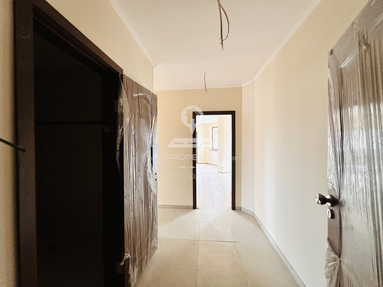 ПРОСТОРЕН ТРИСТАЕН АПАРТАМЕНТ В ЖИЛИЩНА СГРАДА С ПЕРФЕКТНА ЛОКАЦИЯ В КВ. СТРАГИТЕ, ГР. БАНСКО. - 0