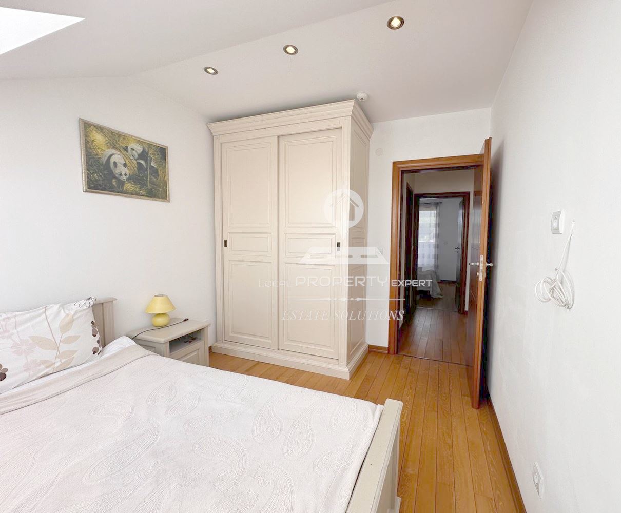 ПРОСТОРЕН ЧЕТИРИСТАЕН АПАРТАМЕНТ В ЖИЛИЩНА СГРАДА "PIRIN LODGE" ГР. БАНСКО - 0