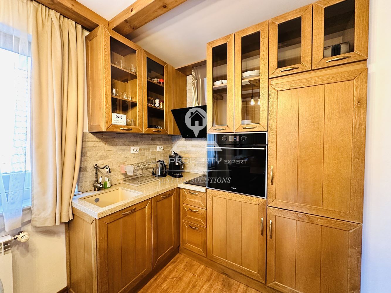 ЛУКСОЗНО ОБЗАВЕДЕН ДВУСТАЕН АПАРТАМЕНТ В ЖЛИЛИЩНА СГРАДА С ТОП ЛОКАЦИЯ НА УЛ. "ХАН АСПАРУХ", КВ.ГЛАЗНЕ, ГР. БАНСКО. - 0