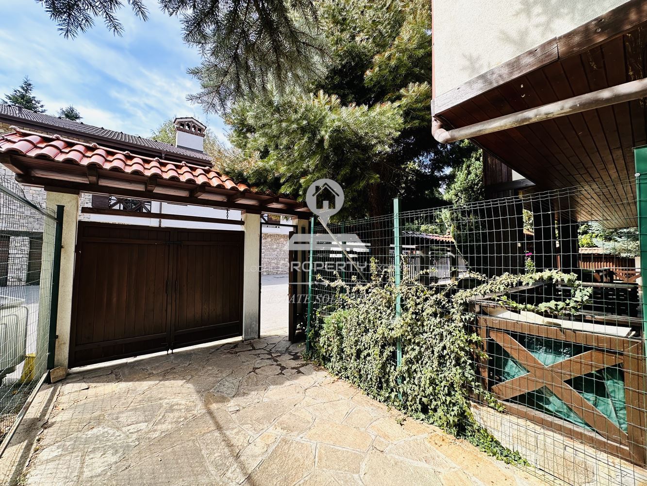 ЛУКСОЗНО ОБЗАВЕДЕН ДВУСТАЕН АПАРТАМЕНТ В ЖЛИЛИЩНА СГРАДА С ТОП ЛОКАЦИЯ НА УЛ. "ХАН АСПАРУХ", КВ.ГЛАЗНЕ, ГР. БАНСКО. - 0